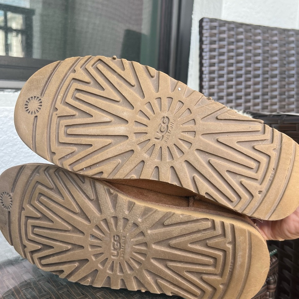 UGG boots - Picture 3 of 3